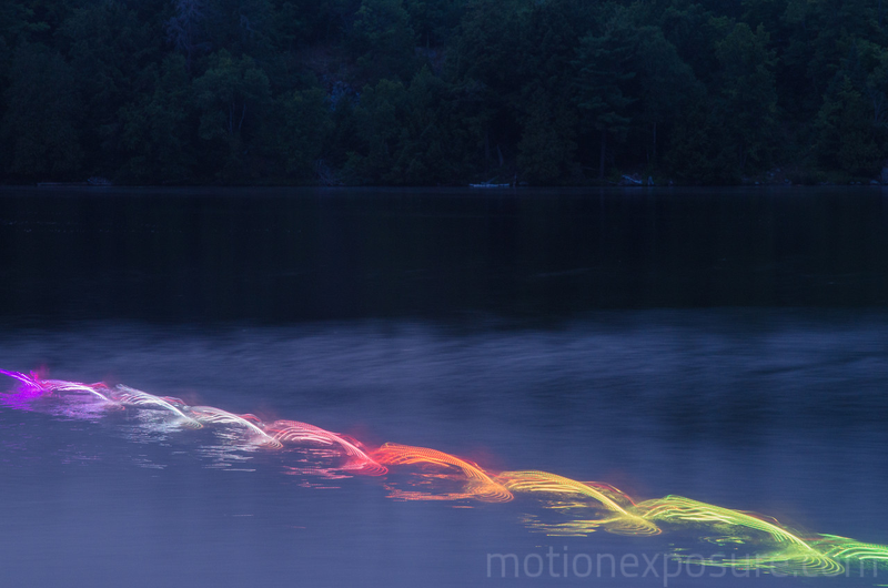 Illustration for article titled Gorgeous Light Pictures Show the Ways People Move Through Water